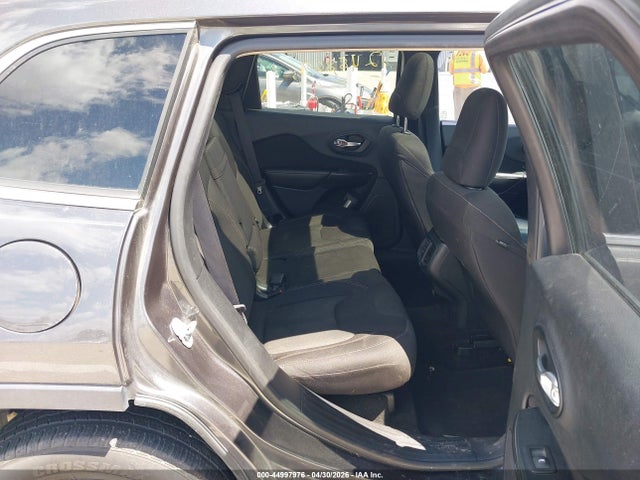 44997976 :رقم المزاد ، 1C4PJMCB7GW112513 vin ، 2016 Jeep Cherokee Latitude مزاد بيع