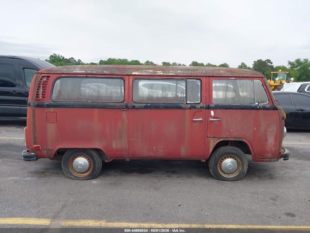 1973 Volkswagen Bus მანქანა იყიდება აუქციონზე, vin: 2232098375, აუქციონის ნომერი: 44998034