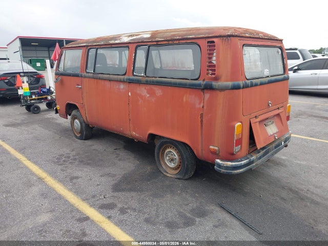 1973 Volkswagen Bus მანქანა იყიდება აუქციონზე, vin: 2232098375, აუქციონის ნომერი: 44998034