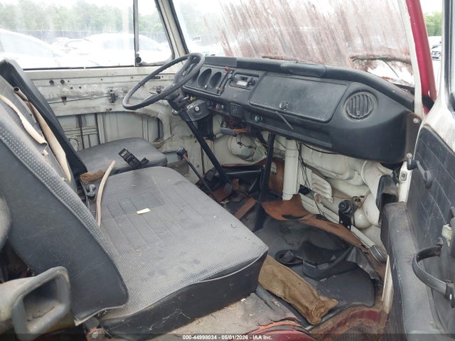 1973 Volkswagen Bus მანქანა იყიდება აუქციონზე, vin: 2232098375, აუქციონის ნომერი: 44998034