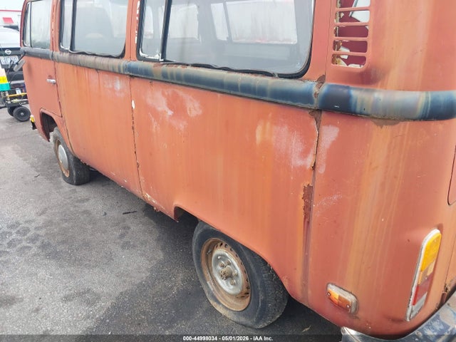1973 Volkswagen Bus მანქანა იყიდება აუქციონზე, vin: 2232098375, აუქციონის ნომერი: 44998034