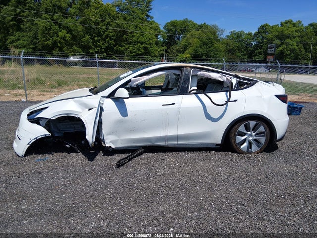 Продажа на аукционе авто 2022 Tesla Model Y Long Range Dual Motor All-wheel Drive, vin: 7SAYGDEE4NF320007, номер лота: 44998072