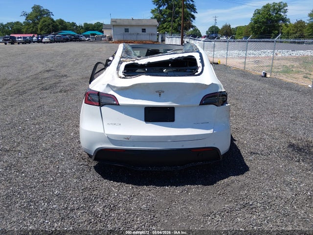 Продажа на аукционе авто 2022 Tesla Model Y Long Range Dual Motor All-wheel Drive, vin: 7SAYGDEE4NF320007, номер лота: 44998072