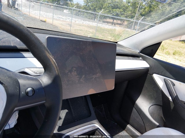 Продажа на аукционе авто 2022 Tesla Model Y Long Range Dual Motor All-wheel Drive, vin: 7SAYGDEE4NF320007, номер лота: 44998072