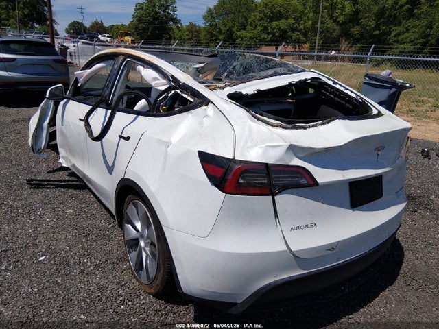 Продажа на аукционе авто 2022 Tesla Model Y Long Range Dual Motor All-wheel Drive, vin: 7SAYGDEE4NF320007, номер лота: 44998072
