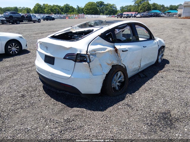 Продажа на аукционе авто 2022 Tesla Model Y Long Range Dual Motor All-wheel Drive, vin: 7SAYGDEE4NF320007, номер лота: 44998072