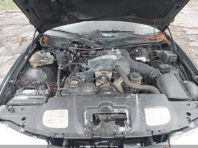 44998110 :رقم المزاد ، 1LNHM82W2YY873846 vin ، 2000 Lincoln Town Car Signature مزاد بيع