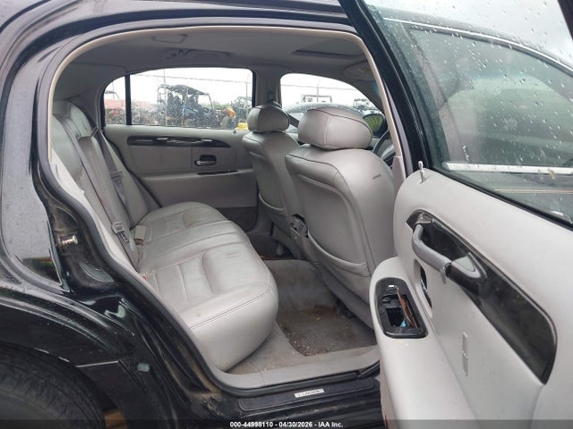 44998110 :رقم المزاد ، 1LNHM82W2YY873846 vin ، 2000 Lincoln Town Car Signature مزاد بيع