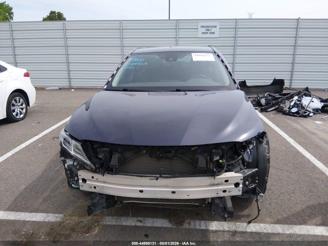 44998131 :رقم المزاد ، 4T1G11AK5MU612612 vin ، 2021 Toyota Camry Se مزاد بيع