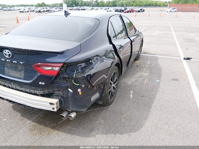 44998131 :رقم المزاد ، 4T1G11AK5MU612612 vin ، 2021 Toyota Camry Se مزاد بيع