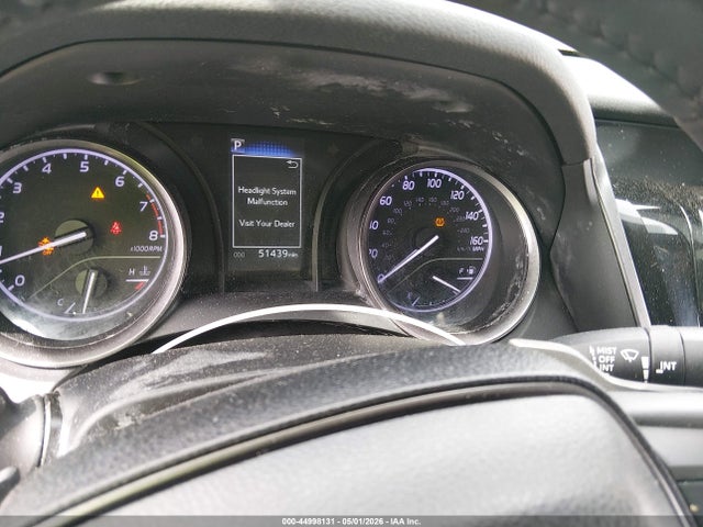 44998131 :رقم المزاد ، 4T1G11AK5MU612612 vin ، 2021 Toyota Camry Se مزاد بيع