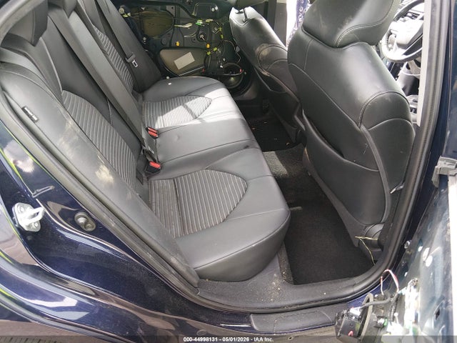 44998131 :رقم المزاد ، 4T1G11AK5MU612612 vin ، 2021 Toyota Camry Se مزاد بيع