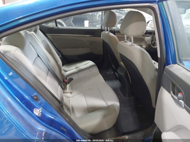 44998156 :رقم المزاد ، 5NPD74LF5JH288185 vin ، 2018 Hyundai Elantra Se مزاد بيع