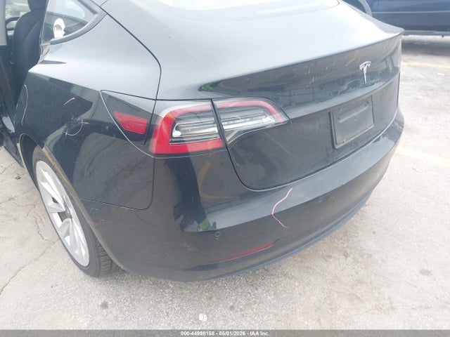 44998158 :رقم المزاد ، 5YJ3E1EA9MF042700 vin ، 2021 Tesla Model 3 Standard Range Plus Rear-wheel Drive مزاد بيع