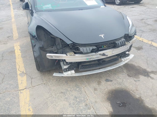 44998158 :رقم المزاد ، 5YJ3E1EA9MF042700 vin ، 2021 Tesla Model 3 Standard Range Plus Rear-wheel Drive مزاد بيع