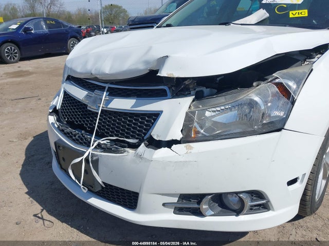 1G1PE5SB9E7323076 Chevrolet Cruze 2lt Auto