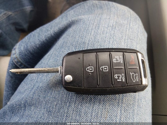 44998208 :رقم المزاد ، KNDMB5C18G6090857 vin ، 2016 Kia Sedona Lx مزاد بيع
