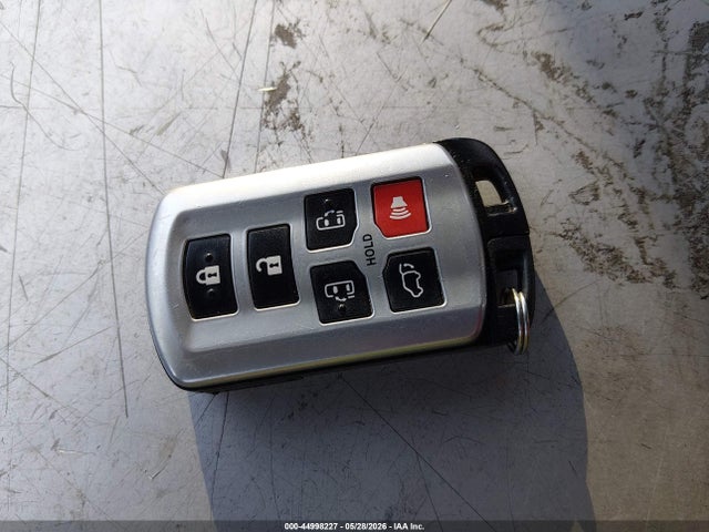 Aukcja sprzedaży 2017 Toyota Sienna Se Premium 8 Passenger, vin: 5TDXZ3DC5HS827592, numer aukcji: 44998227