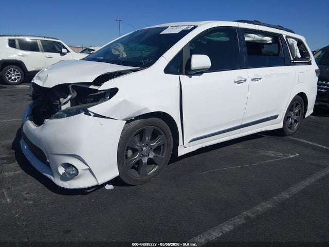 Aukcja sprzedaży 2017 Toyota Sienna Se Premium 8 Passenger, vin: 5TDXZ3DC5HS827592, numer aukcji: 44998227