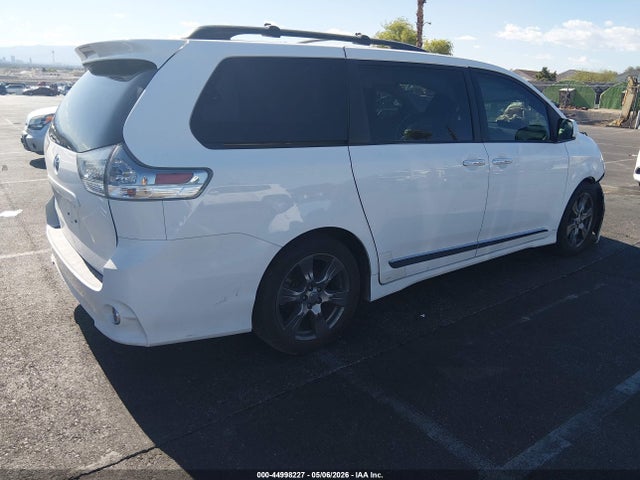 Aukcja sprzedaży 2017 Toyota Sienna Se Premium 8 Passenger, vin: 5TDXZ3DC5HS827592, numer aukcji: 44998227