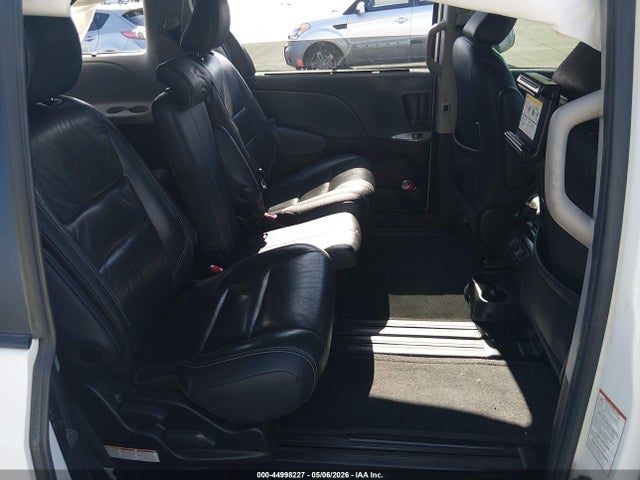 Aukcja sprzedaży 2017 Toyota Sienna Se Premium 8 Passenger, vin: 5TDXZ3DC5HS827592, numer aukcji: 44998227