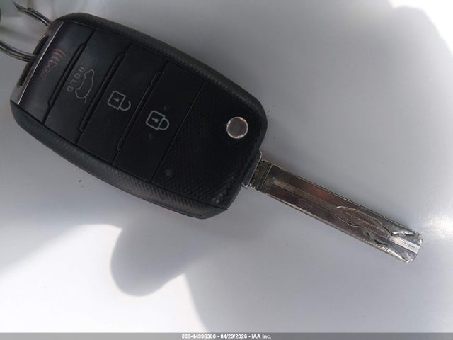 44998300 :رقم المزاد ، 5XYKT3A64FG555914 vin ، 2015 Kia Sorento Lx مزاد بيع