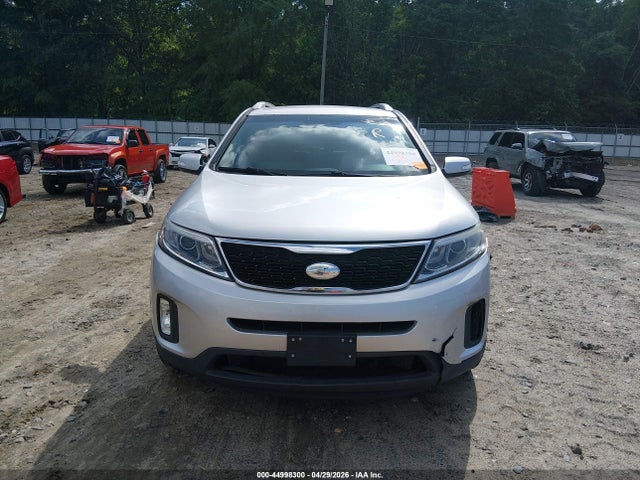 44998300 :رقم المزاد ، 5XYKT3A64FG555914 vin ، 2015 Kia Sorento Lx مزاد بيع