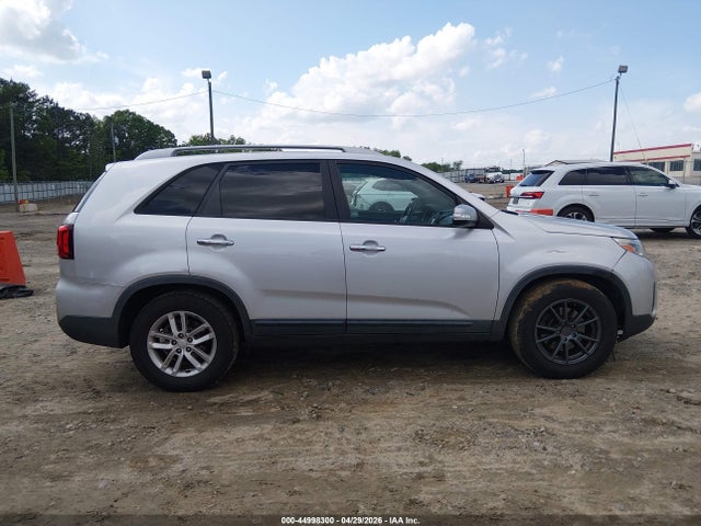 44998300 :رقم المزاد ، 5XYKT3A64FG555914 vin ، 2015 Kia Sorento Lx مزاد بيع