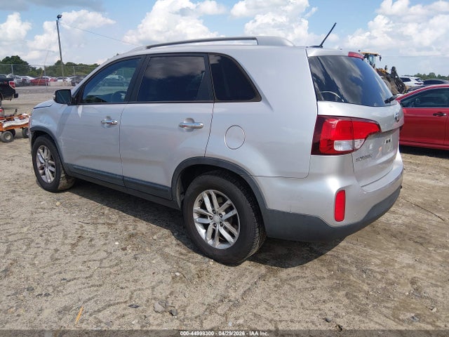 44998300 :رقم المزاد ، 5XYKT3A64FG555914 vin ، 2015 Kia Sorento Lx مزاد بيع