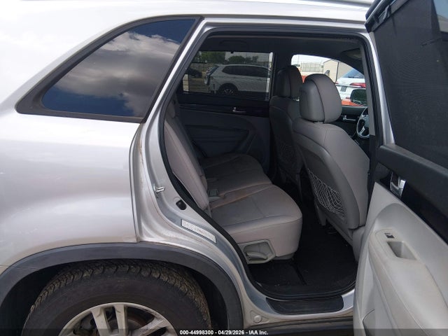 44998300 :رقم المزاد ، 5XYKT3A64FG555914 vin ، 2015 Kia Sorento Lx مزاد بيع