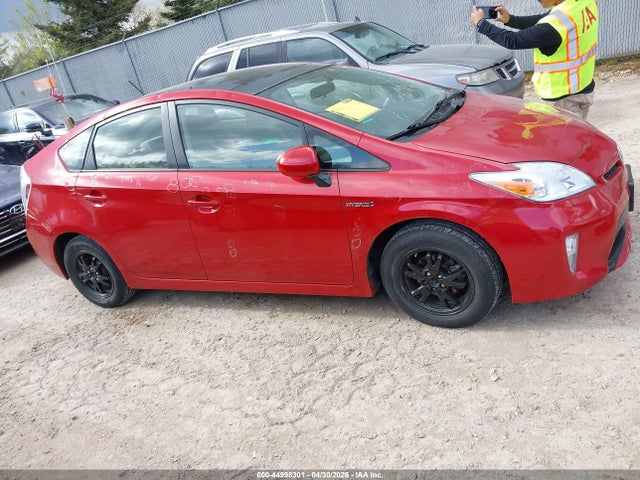 2013 Toyota Prius Three მანქანა იყიდება აუქციონზე, vin: JTDKN3DU5D5571825, აუქციონის ნომერი: 44998301