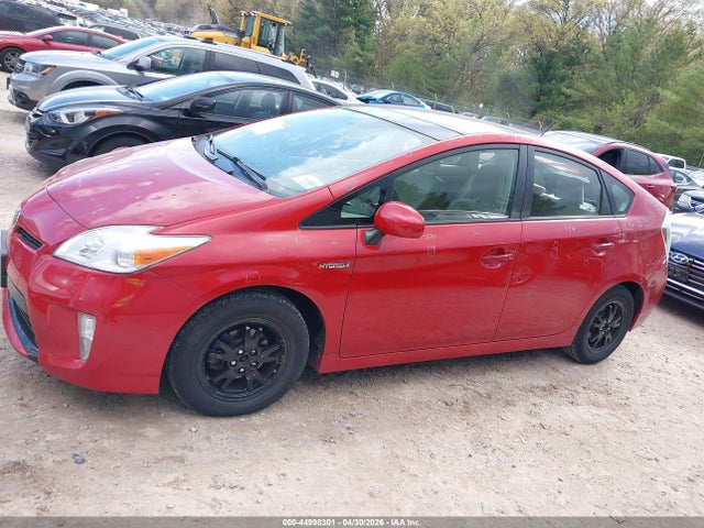 2013 Toyota Prius Three მანქანა იყიდება აუქციონზე, vin: JTDKN3DU5D5571825, აუქციონის ნომერი: 44998301
