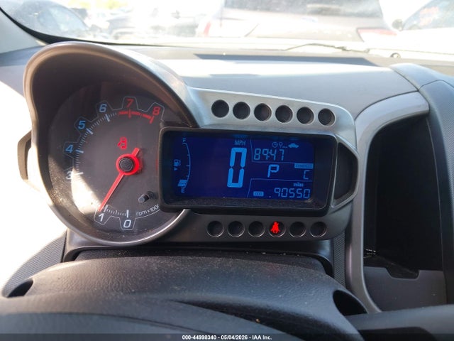 44998340 :رقم المزاد ، 1G1JC5SH2D4180665 vin ، 2013 Chevrolet Sonic Lt Auto مزاد بيع