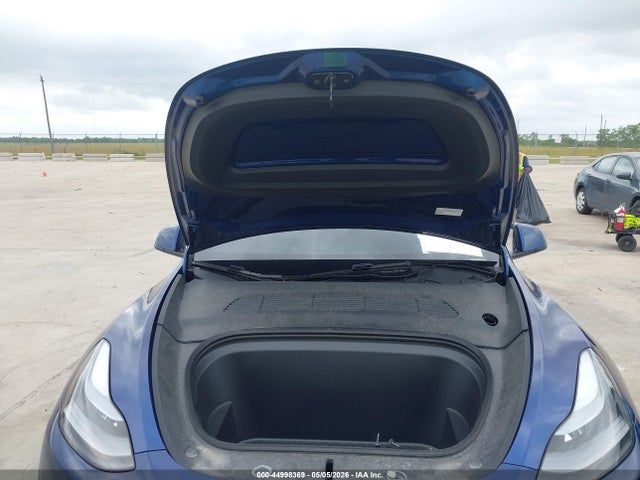 Продажа на аукционе авто 2025 Tesla Model Y Long Range Dual Motor Rear-wheel Drive, vin: 7SAYGDED6SA338220, номер лота: 44998369