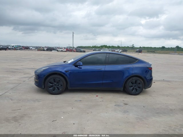 Продажа на аукционе авто 2025 Tesla Model Y Long Range Dual Motor Rear-wheel Drive, vin: 7SAYGDED6SA338220, номер лота: 44998369