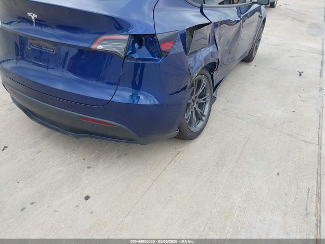 Продажа на аукционе авто 2025 Tesla Model Y Long Range Dual Motor Rear-wheel Drive, vin: 7SAYGDED6SA338220, номер лота: 44998369