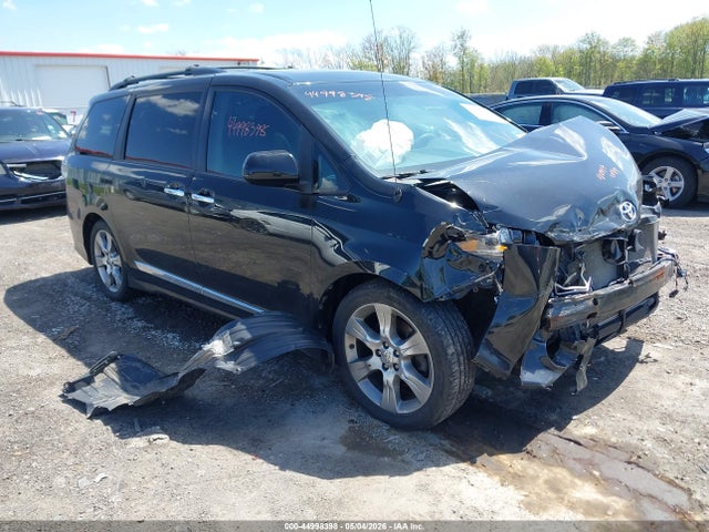 2013 Toyota Sienna Se 8 Passenger მანქანა იყიდება აუქციონზე, vin: 5TDXK3DC3DS323590, აუქციონის ნომერი: 44998398