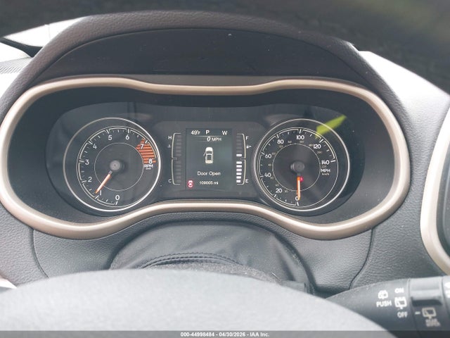 Продаж на аукціоні авто 2017 Jeep Cherokee 75th Anniversary Edition 4x4, vin: 1C4PJMCS3HW512411, номер лоту: 44998484