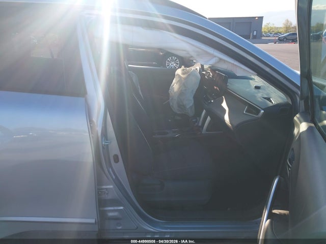 7MUCAABG7PV054905 Toyota Corolla Cross Le