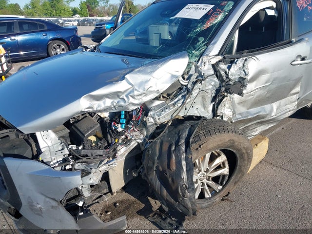 7MUCAABG7PV054905 Toyota Corolla Cross Le