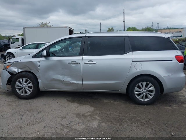 KNDMB5C13G6155890 KIA SEDONA LX