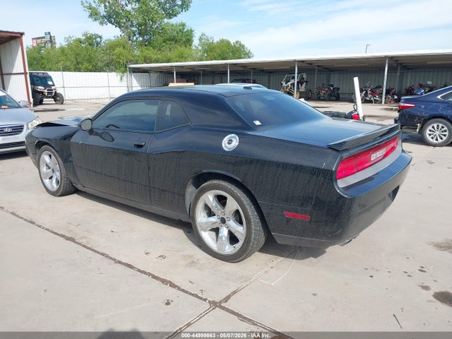 44998663 :رقم المزاد ، 2C3CDYAGXCH105323 vin ، 2012 Dodge Challenger Sxt مزاد بيع
