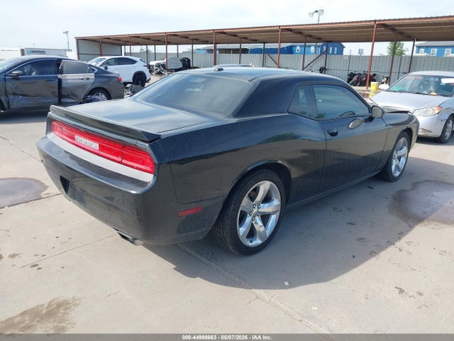 44998663 :رقم المزاد ، 2C3CDYAGXCH105323 vin ، 2012 Dodge Challenger Sxt مزاد بيع