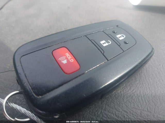 44998676 :رقم المزاد ، JTDKAMFU8M3147260 vin ، 2021 Toyota Prius L Eco مزاد بيع