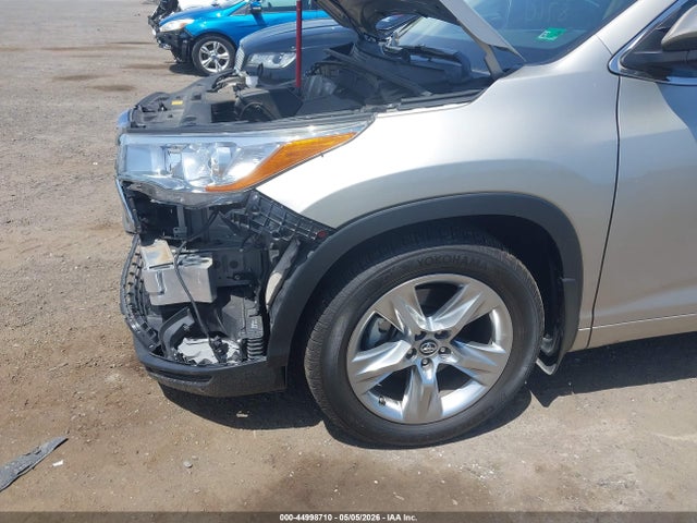Продажа на аукционе авто 2016 Toyota Highlander Limited V6, vin: 5TDDKRFH6GS326048, номер лота: 44998710