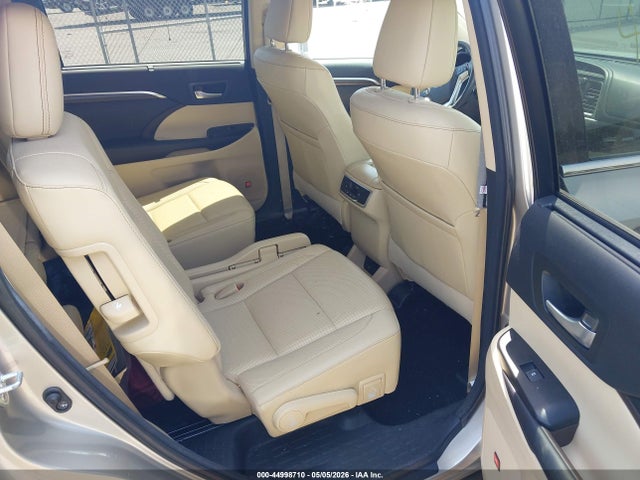 Продажа на аукционе авто 2016 Toyota Highlander Limited V6, vin: 5TDDKRFH6GS326048, номер лота: 44998710