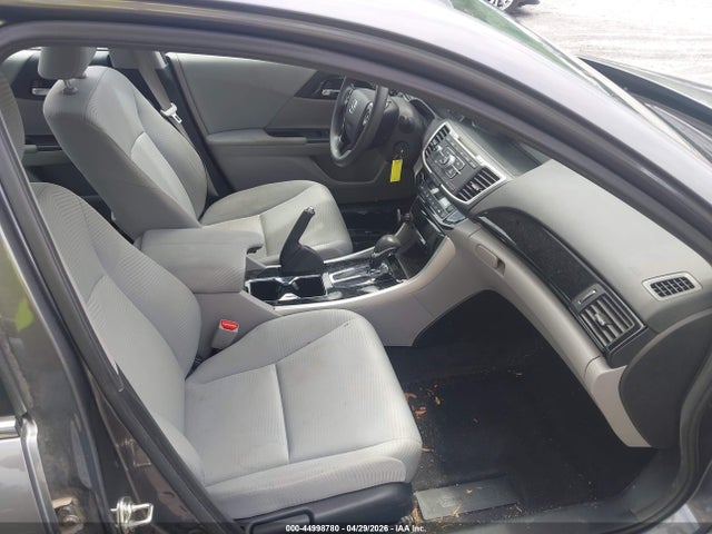 44998780 :رقم المزاد ، 1HGCR2F36HA117928 vin ، 2017 Honda Accord Lx مزاد بيع