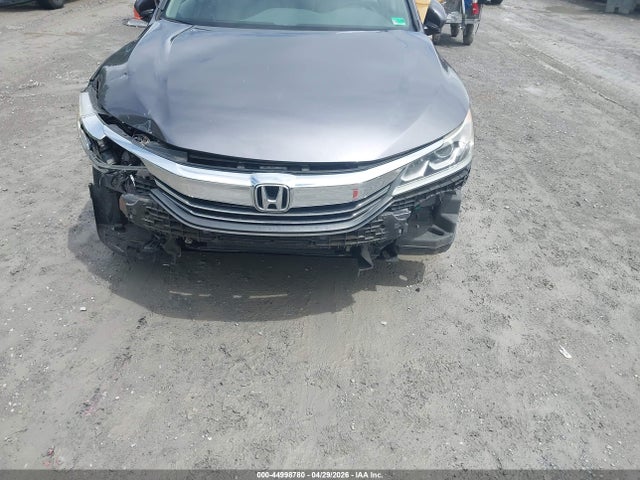 44998780 :رقم المزاد ، 1HGCR2F36HA117928 vin ، 2017 Honda Accord Lx مزاد بيع