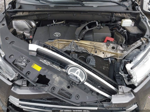 44998842 :رقم المزاد ، 5TDBZRFH4HS430400 vin ، 2017 Toyota Highlander Le مزاد بيع