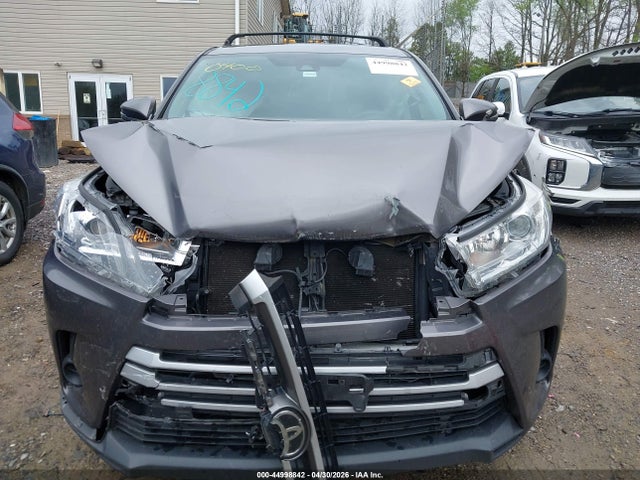 44998842 :رقم المزاد ، 5TDBZRFH4HS430400 vin ، 2017 Toyota Highlander Le مزاد بيع